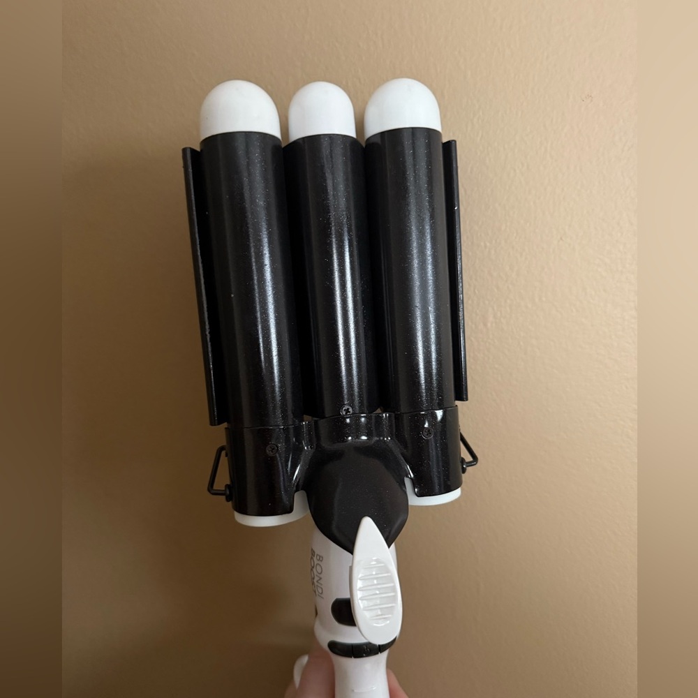 Like NEW!! Bondi Boost Wave Wand